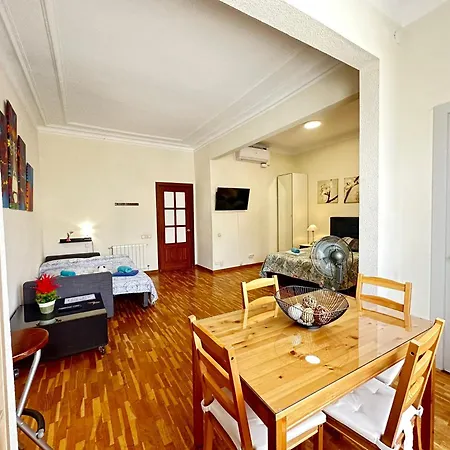 Aribau Bed & Breakfast *